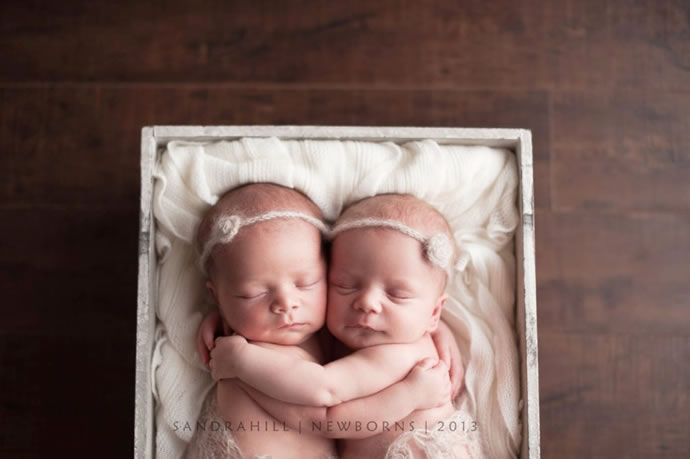 como-fotografar-gemeas-newborn